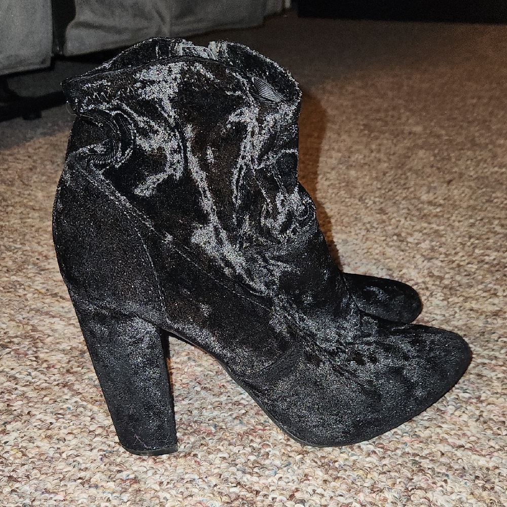 Elegant Black Velvet Ankle Boots